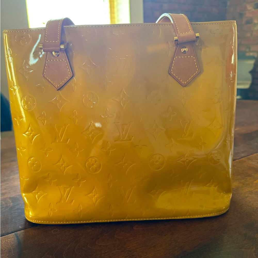 Authentic Louis Vuitton Houston Handbag Monogram Vernis